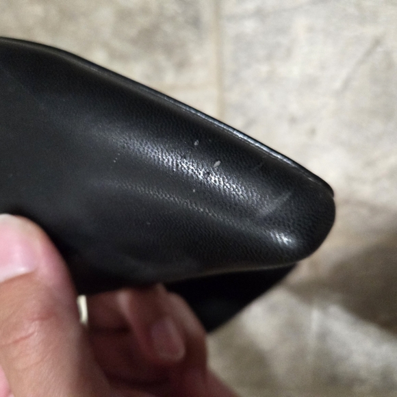 Guess Black and White Flats 7 - Picture 3 of 3